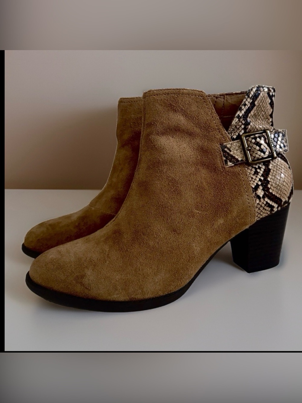 NEW Vionic Naomi Women 9.5 M Tan Suede Snake Print Water Resistant Ankle Boots